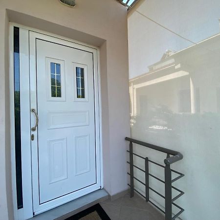 Cozy And Quiet Mini City Apartment Trikala  Exterior photo